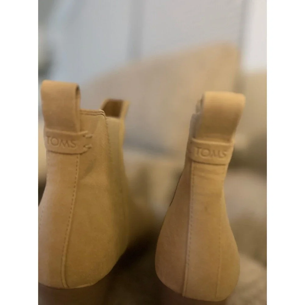 TOMS Majorca Suede Wedge Chelsea Boots Tan US 8 NWOT
